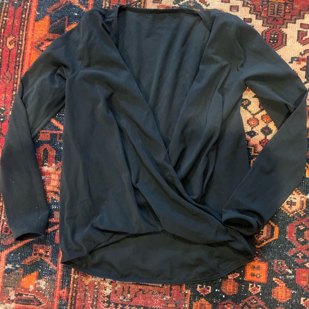 Lululemon black wrap top XS